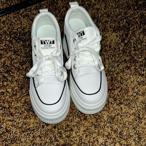 Platform white sneakers